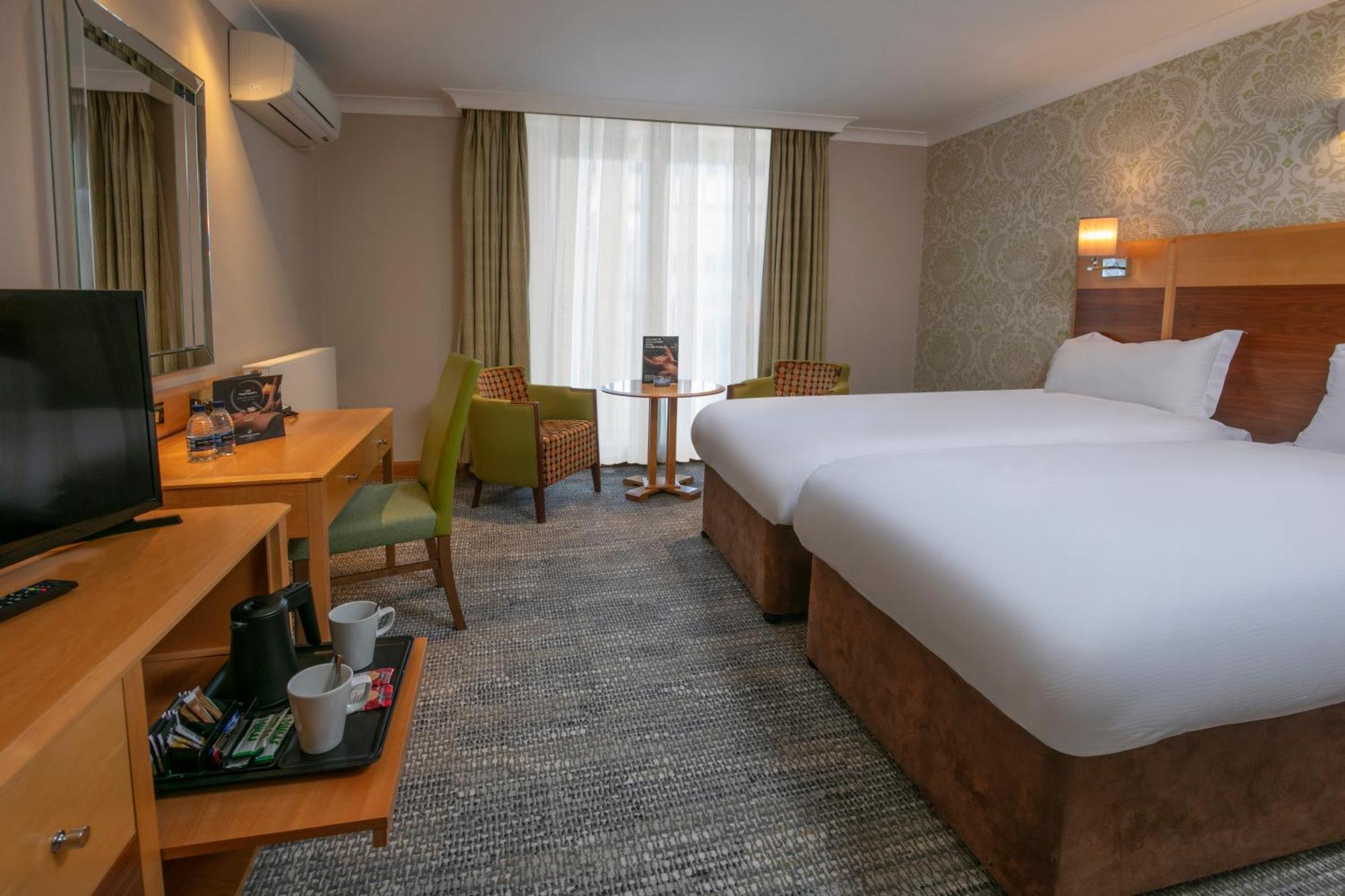 Hampshire Court Hotel & Spa 베이싱스토크 외부 사진