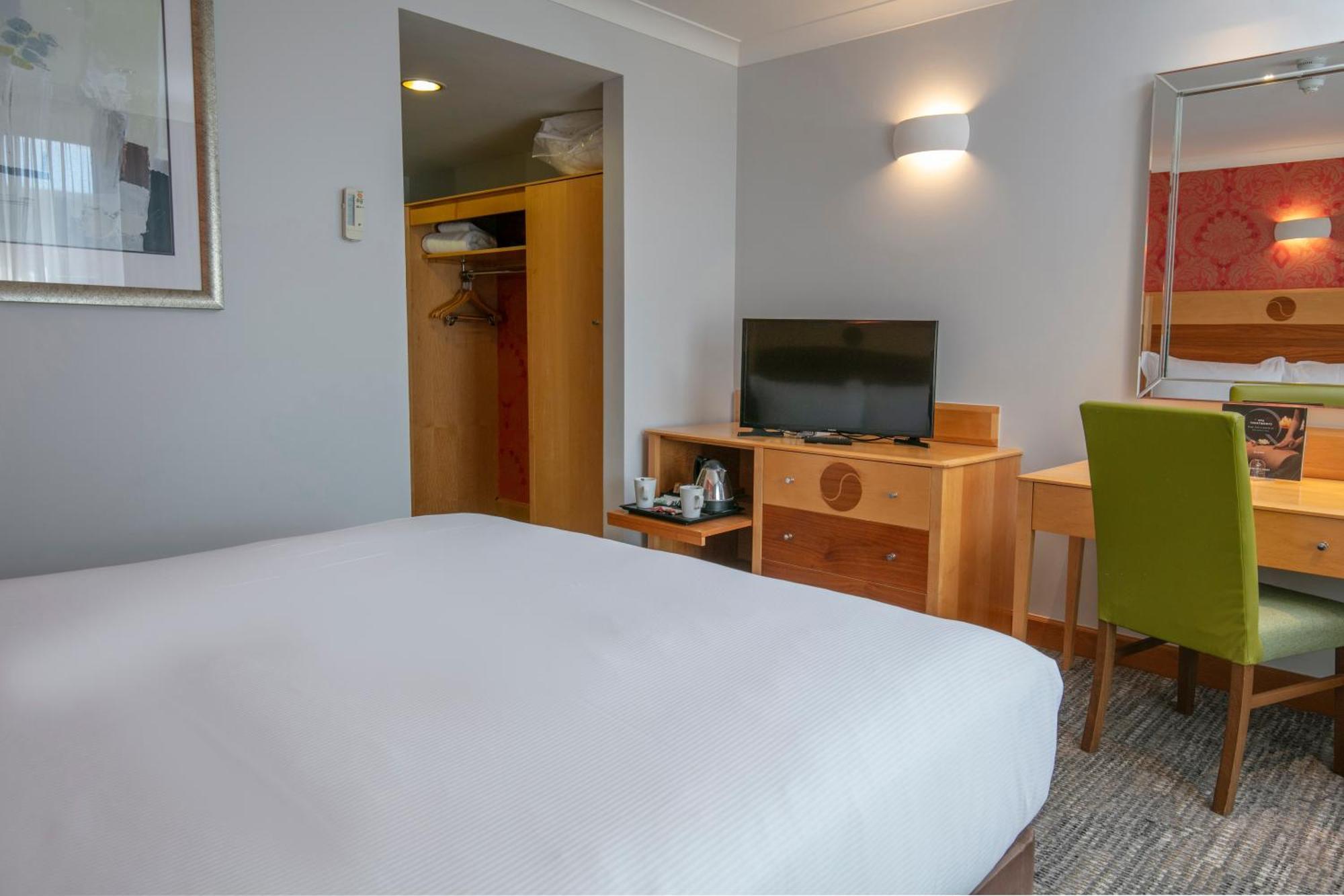 Hampshire Court Hotel & Spa 베이싱스토크 객실 사진