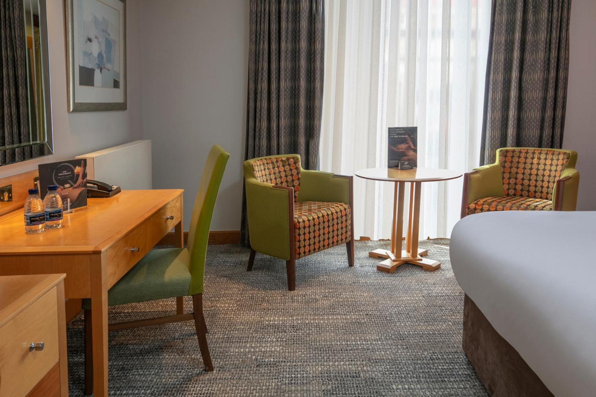 Hampshire Court Hotel & Spa 베이싱스토크 객실 사진